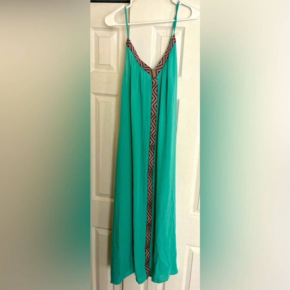 NWOT Raviya Size L green maxi dress with beautiful stitching detail